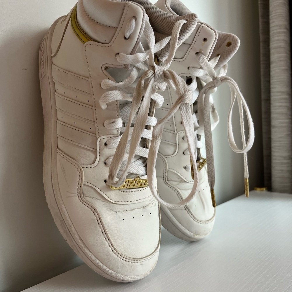 Adidas Hoops 3.0 Mid Classic Sneakers White / Gold — Women’s Size 8.5